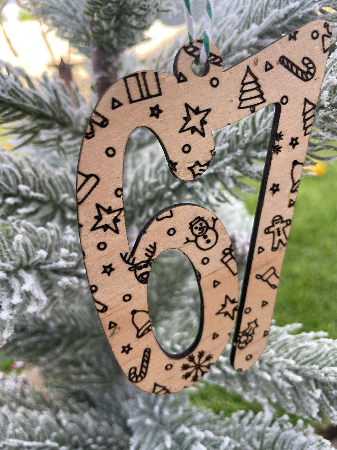 6 7 Christmas Decorations