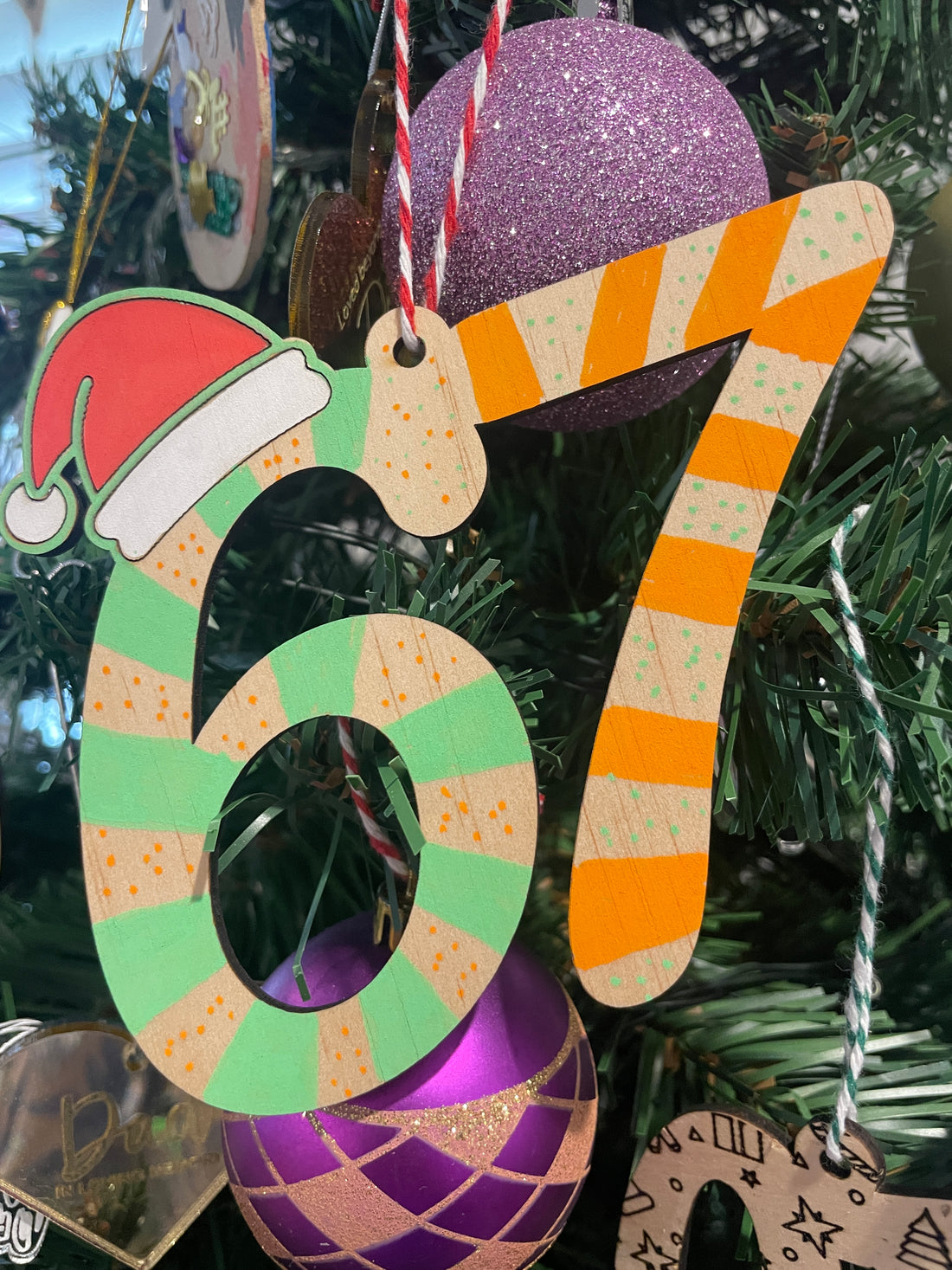 6 7 Christmas Decorations