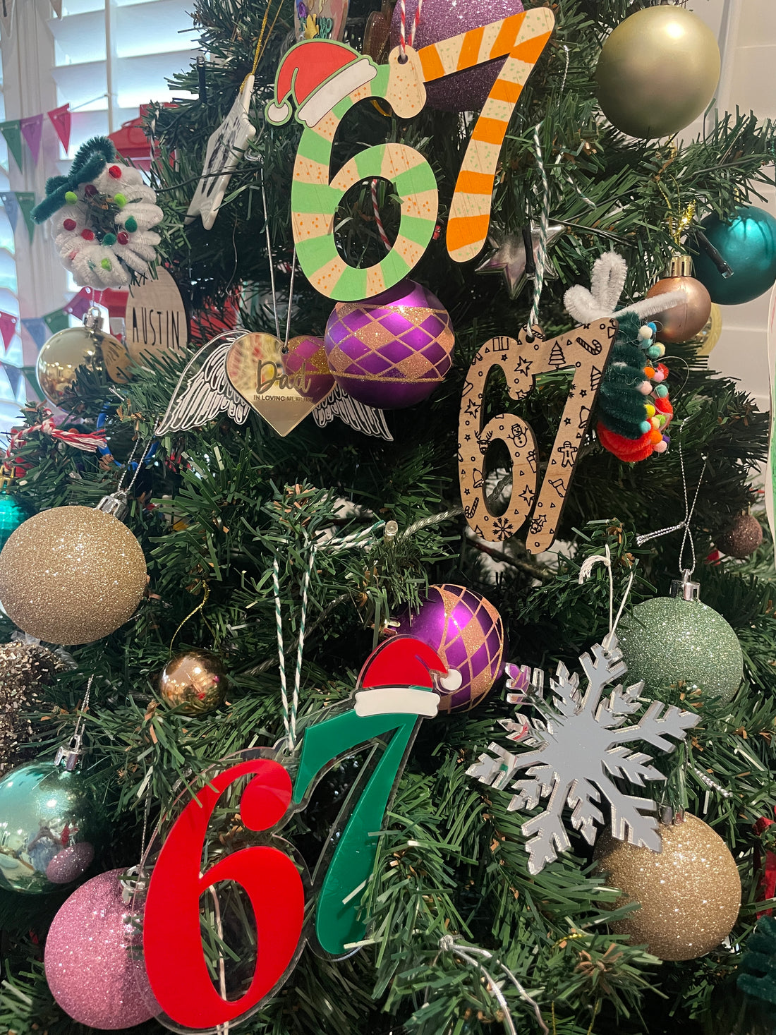 6 7 Christmas Decorations